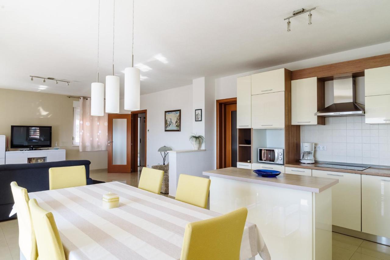 Apartman Niko คาชเตลา ภายนอก รูปภาพ