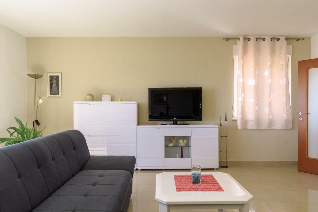 Apartman Niko คาชเตลา ภายนอก รูปภาพ