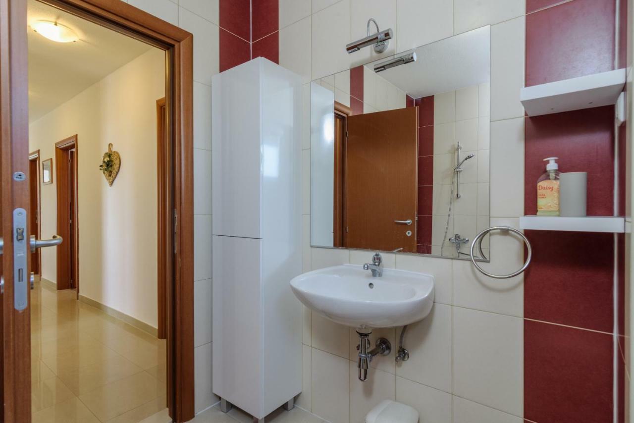 Apartman Niko คาชเตลา ภายนอก รูปภาพ