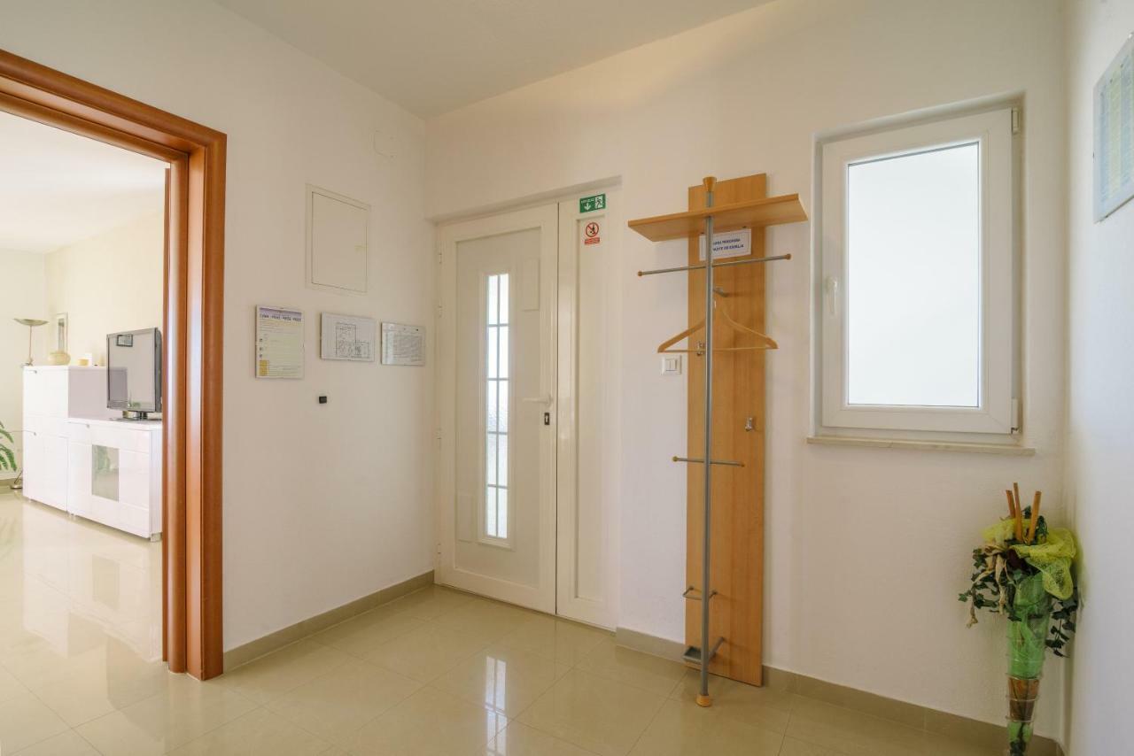 Apartman Niko คาชเตลา ภายนอก รูปภาพ