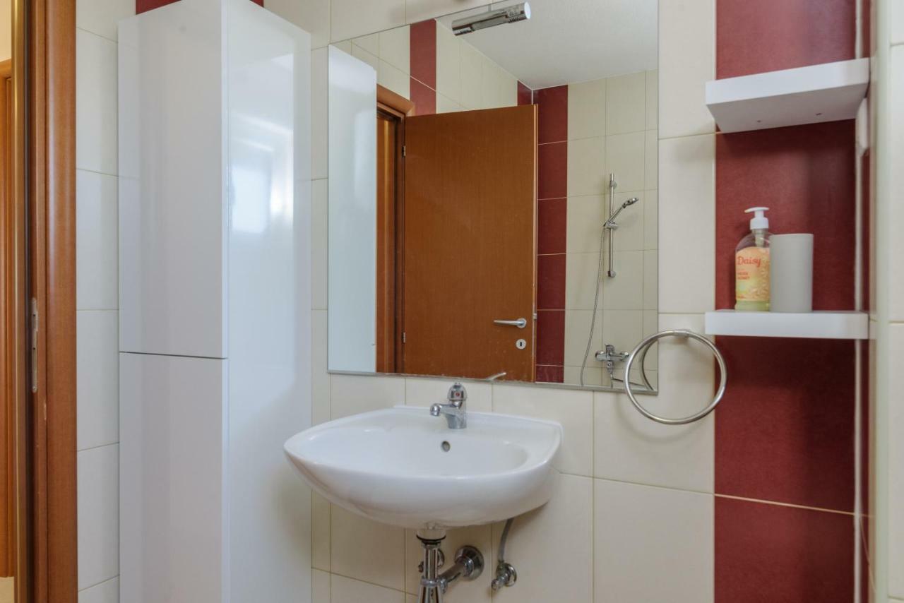 Apartman Niko คาชเตลา ภายนอก รูปภาพ